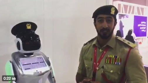 Interview du robot RH de la police de Dubaï