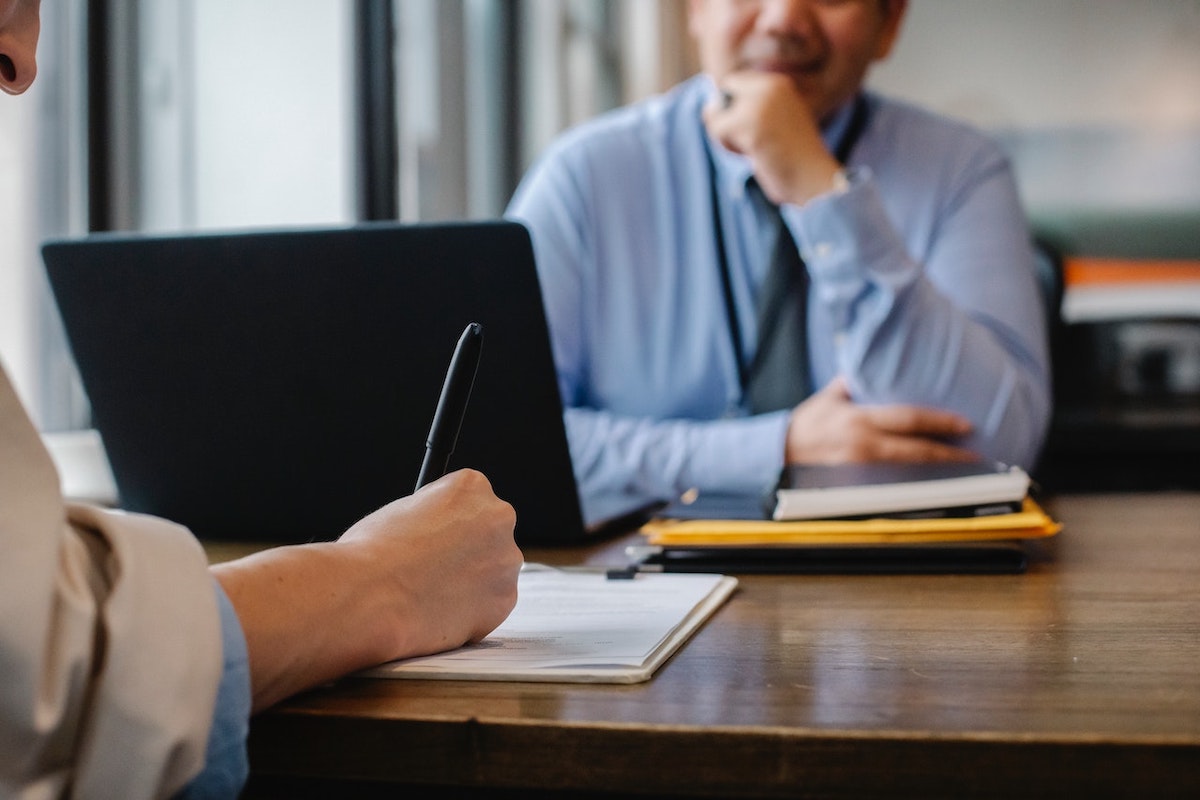 L’acte d’insubordination, c’est quoi ? Définition et exemple de cas RH