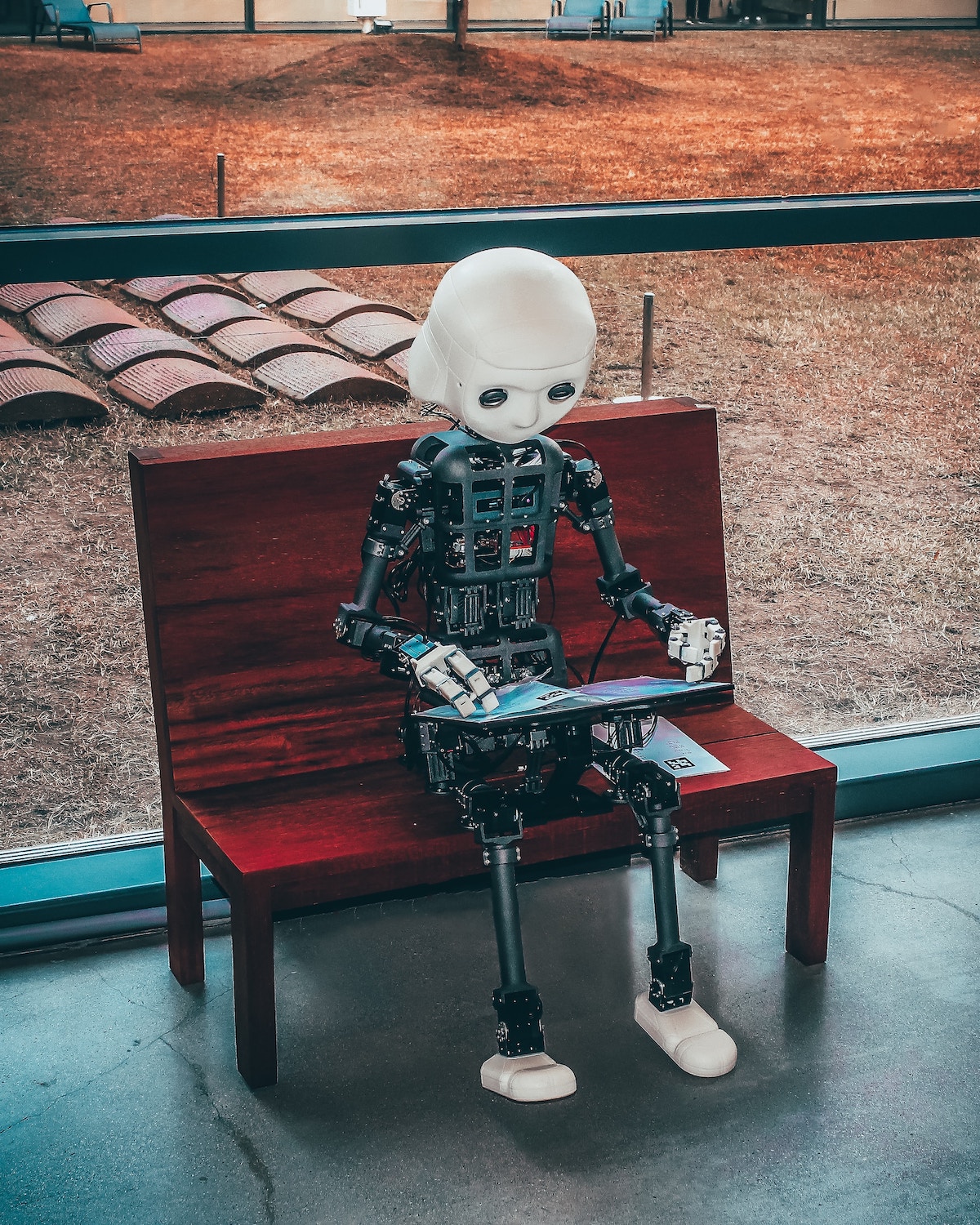 L’Intelligence Artificielle générative au travail : quelles conséquences pour notre avenir ?