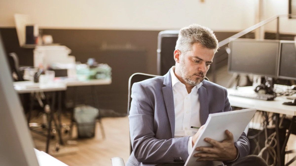 Comment rebondir après un licenciement pour inaptitude après 50 ans ?