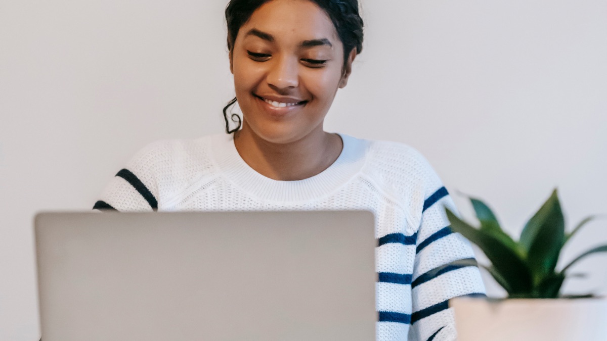 Être ouvert aux opportunités sur LinkedIn : est-ce risqué quand on est en contrat ?