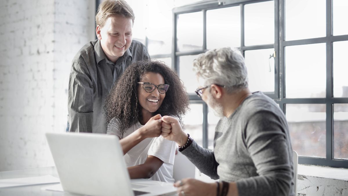 Manager à distance : comment garder son équipe motivée et impliquée ?