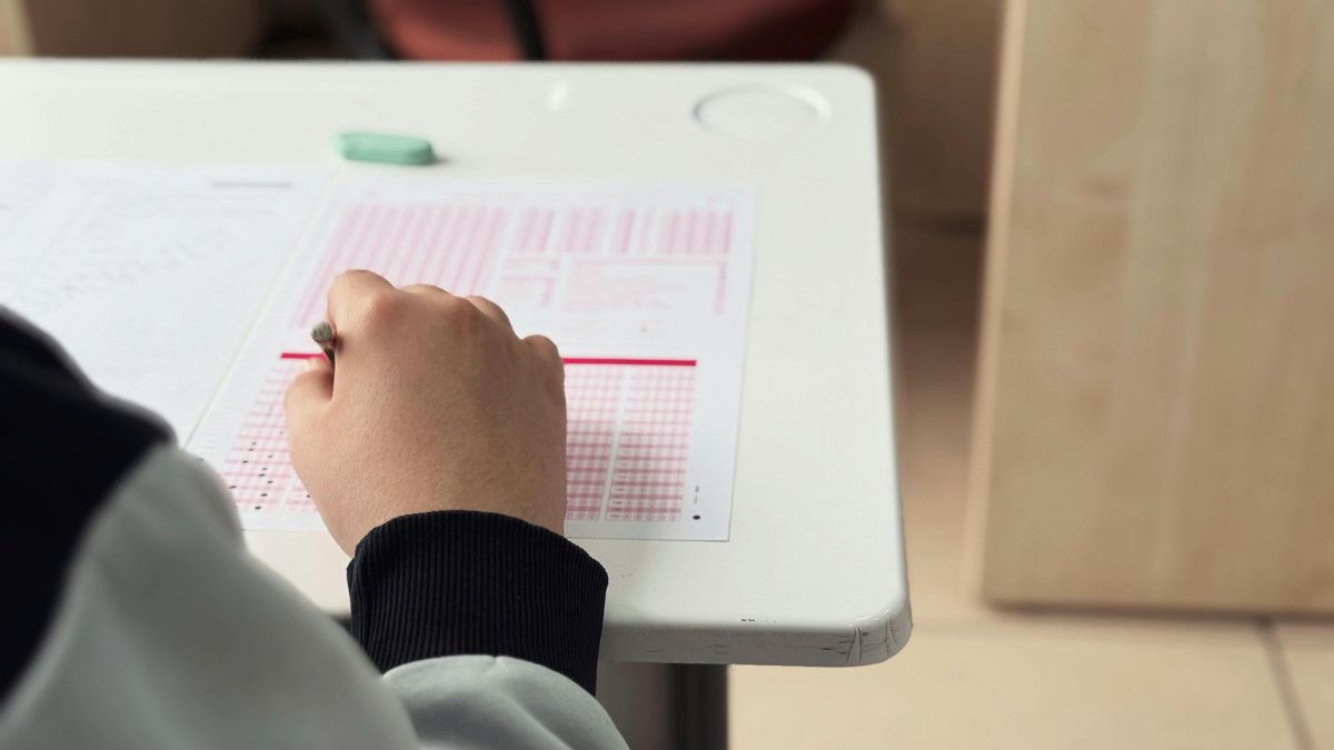 Optimiser la présélection grâce aux chatbots RH et questionnaires automatisés