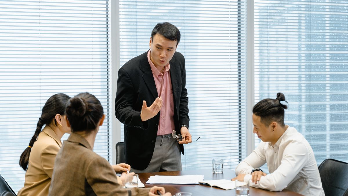 Pourquoi les équipes en open space produisent plus de burnouts émotionnels ?