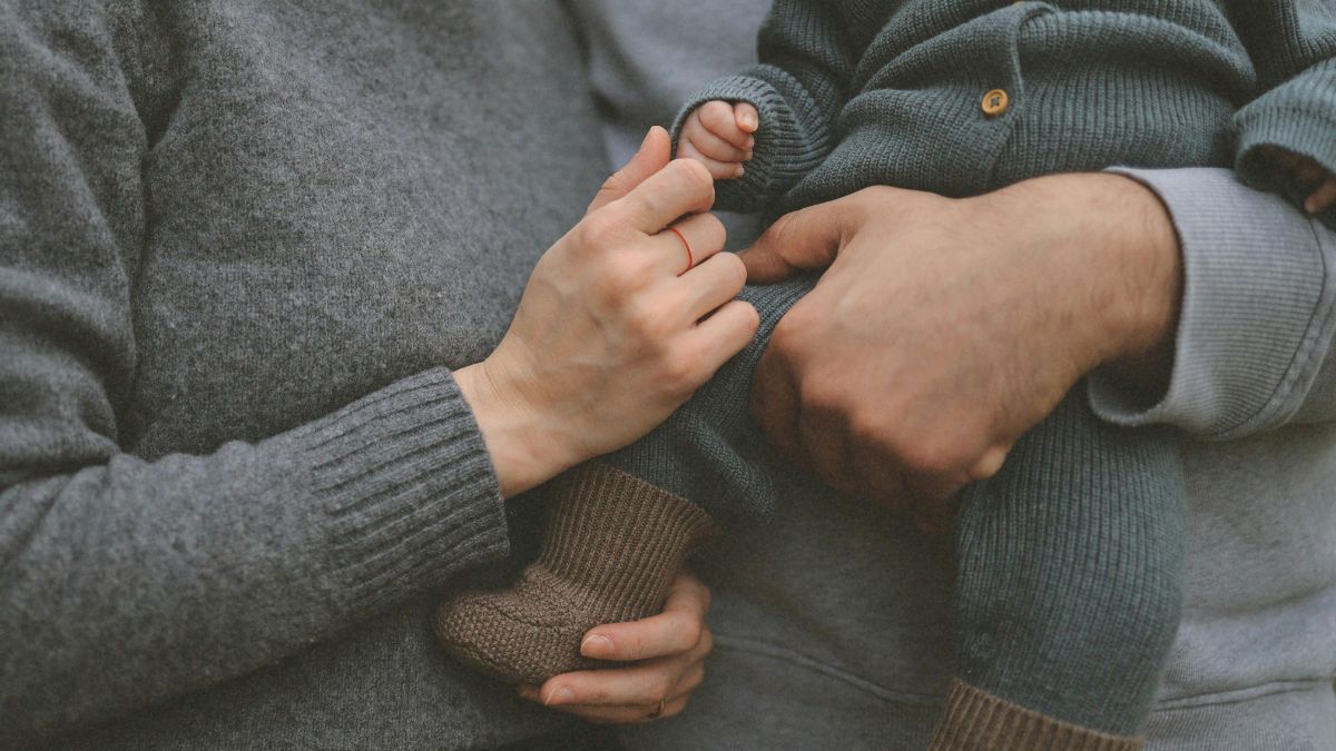 Nouveau congé de naissance 2026 : 1 à 2 mois supplémentaires pour chaque parent