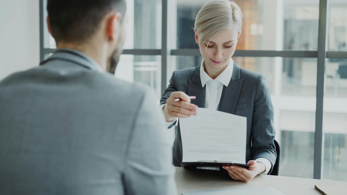Recrutement sans diplôme : les métiers où l’expérience terrain pèse désormais davantage