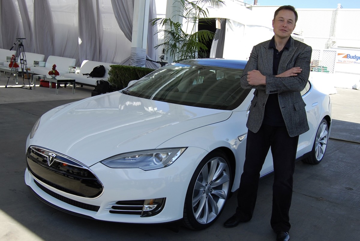 Conduite autonome de Tesla en Europe : les régulateurs sceptiques et leurs réserves