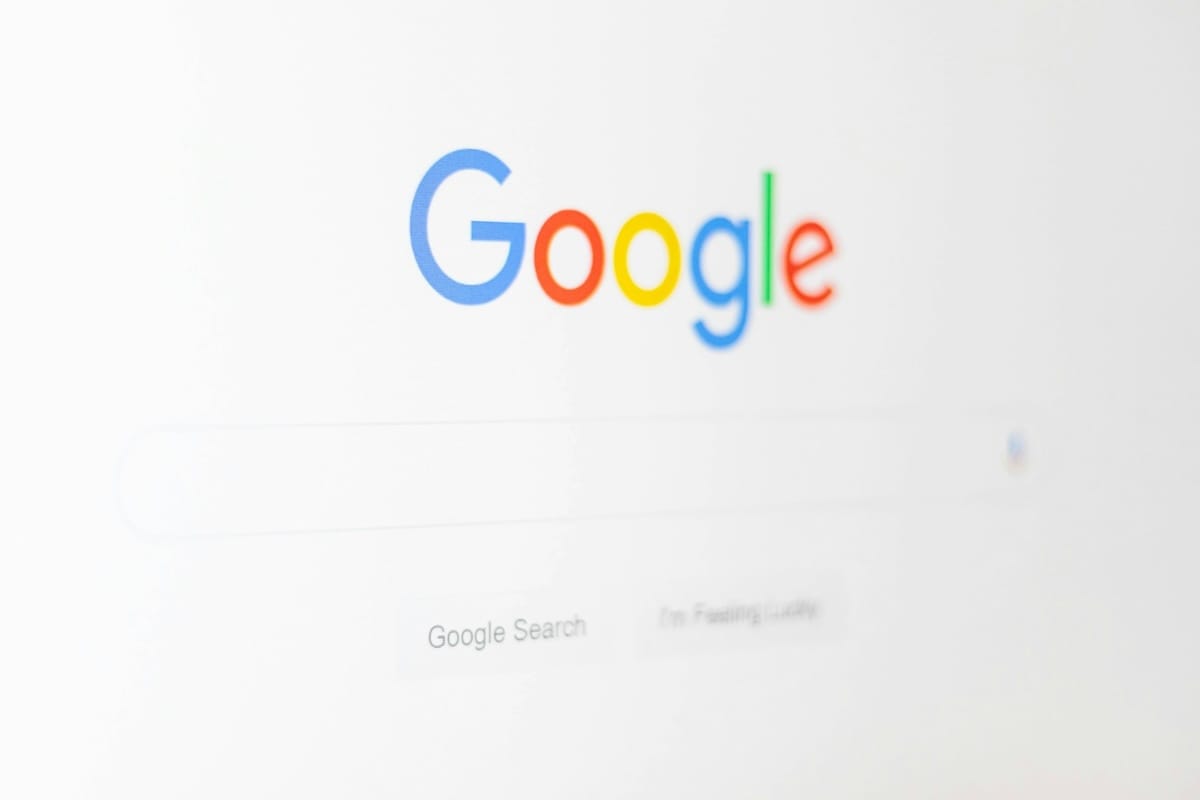 Pourquoi les conversations Claude AI partagées apparaissent-elles dans les résultats de recherche Google en 2026 ?