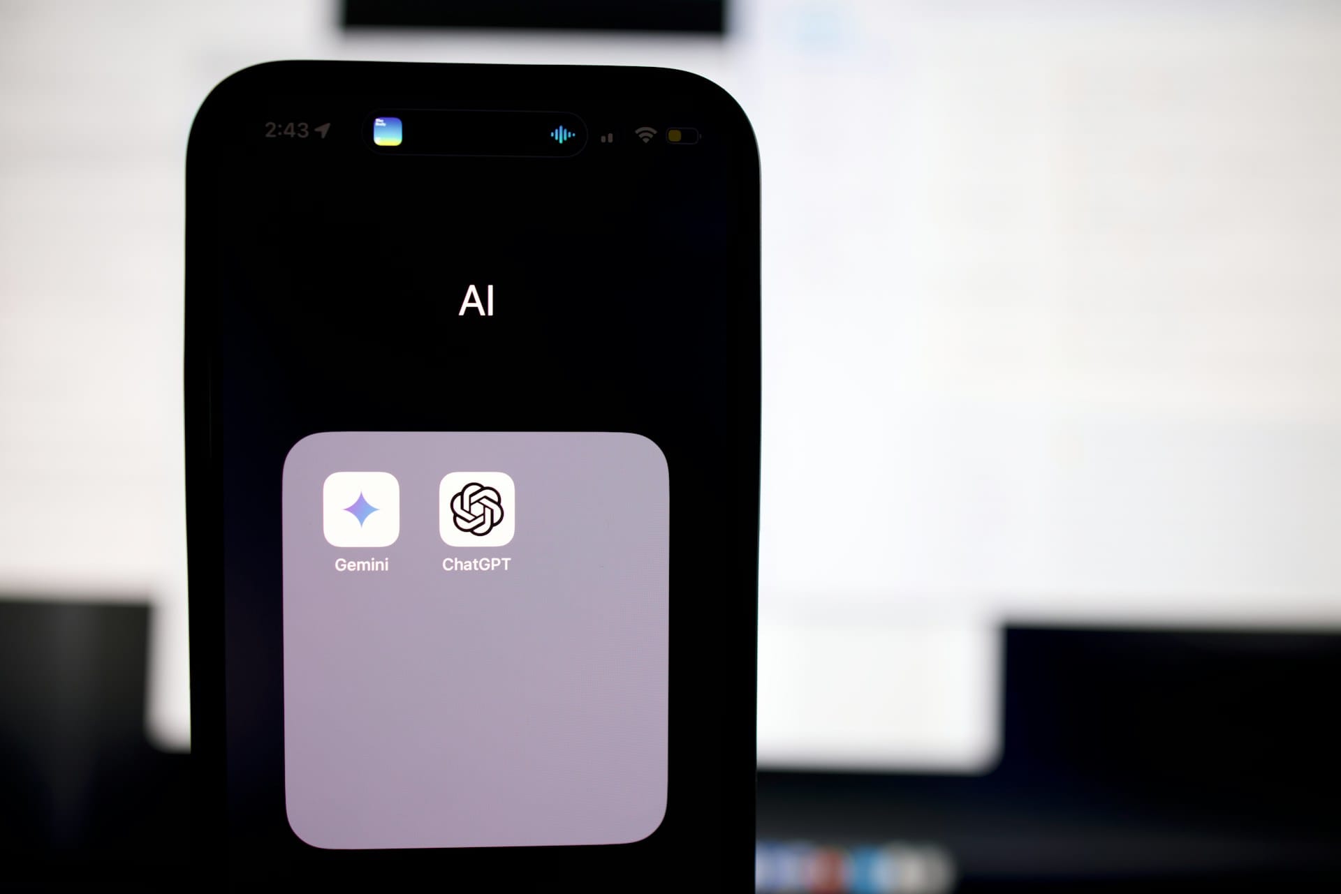 Pourquoi choisir le logiciel 1min.AI Pro pour remplacer les abonnements IA coûteux comme ChatGPT Plus et Claude Pro ?