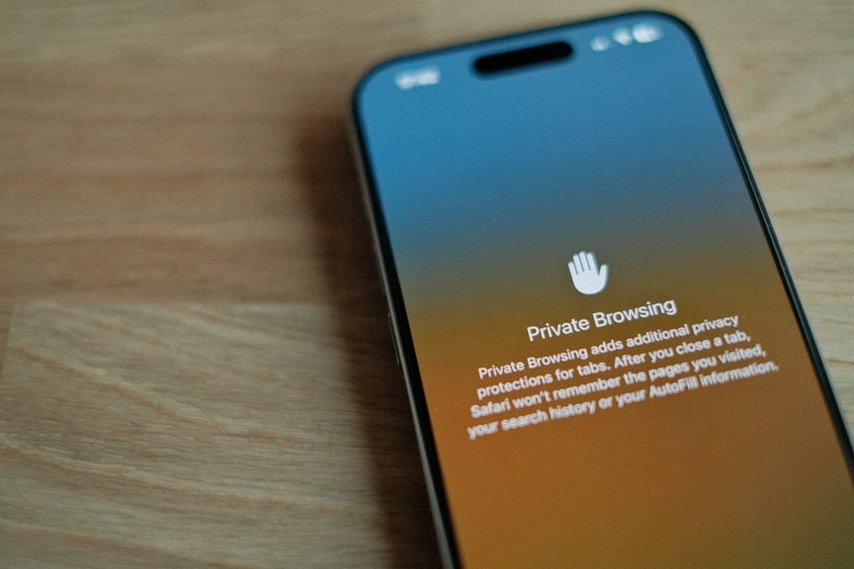 Pourquoi la navigation privée ne garantit-elle pas l&rsquo;anonymat total en ligne ?