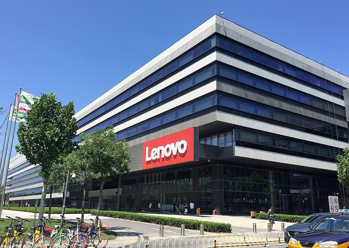 La croissance record de Lenovo grâce à la stratégie Hybrid AI